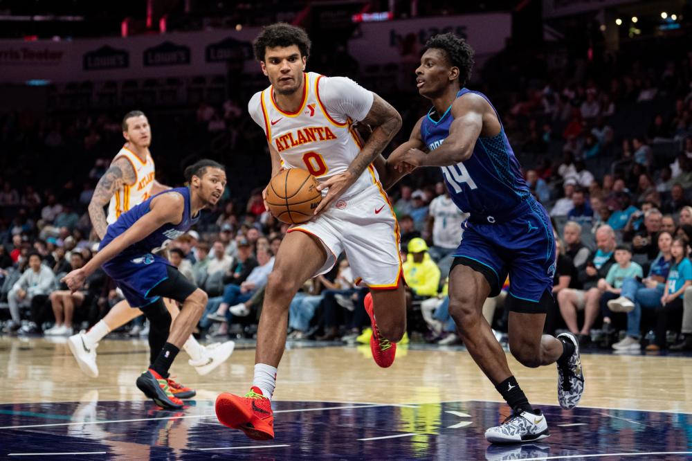 詹姆斯则是 詹姆斯则是